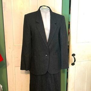 Vintage Jack Winter SUIT Wool Skirt Blazer Dark Gray USA Made 1980s Collegiate